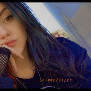 Meet your Posher, Hayley